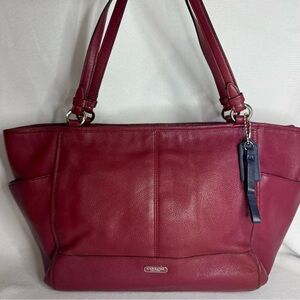 Coach park Carrie hand bag. ( authentic) plum / raspberry color.